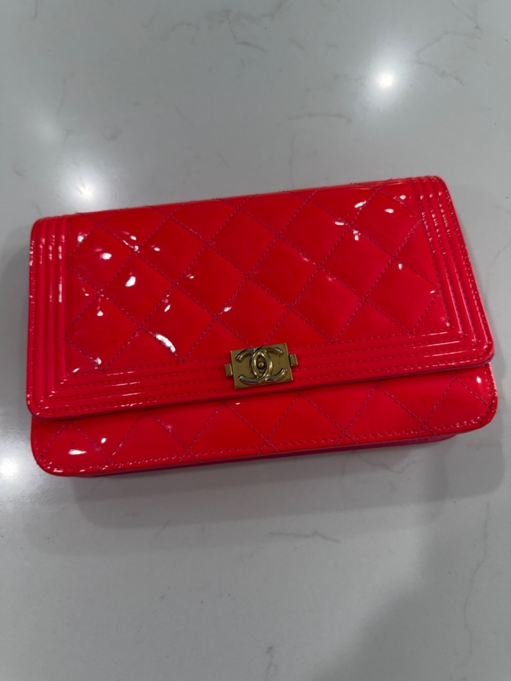 CHANEL Quilted Patent Clutch in Bright Red with Gold-Tone CC Lock - Picture 2 of 8